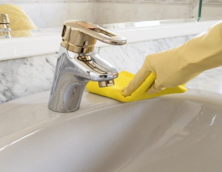 Commercial deep cleaning in SE13 for an office or small business workspace